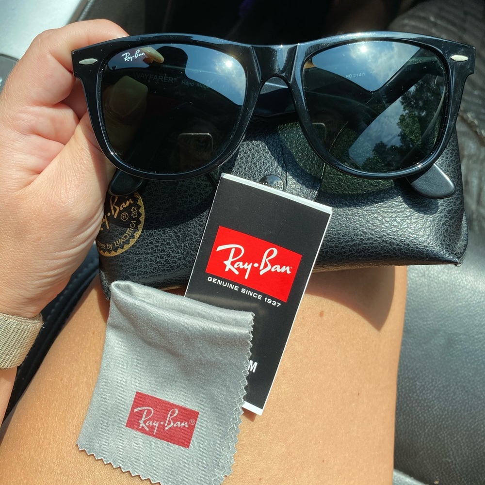 Men’s Rayban Wayfarer Sunglasses